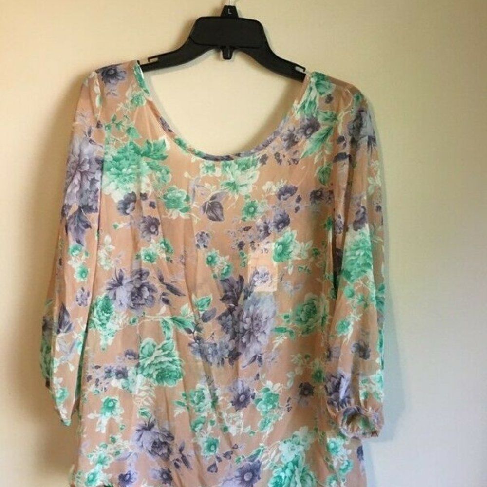 NWT sage medium floral see through top‎